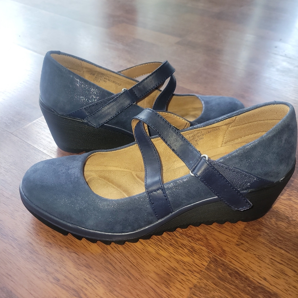 Comfortiva 8.5 Wedge heel